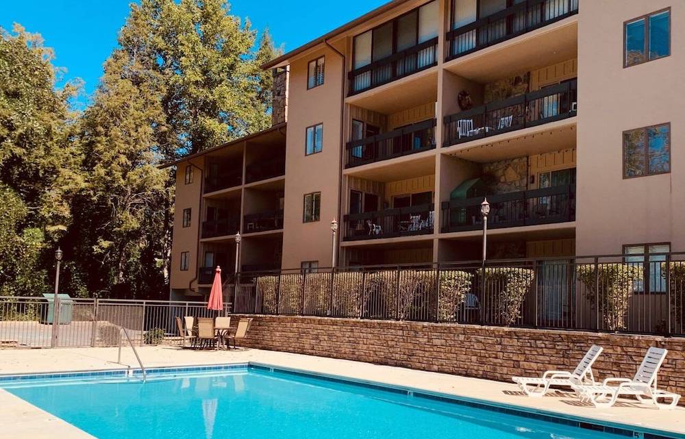 swimming pool at condos in Gatlinburg