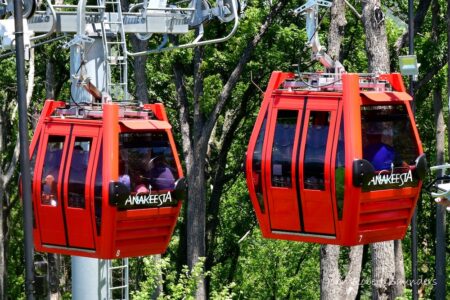 gondolas at Anakeesta