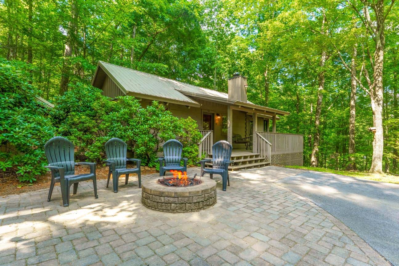 secluded cabin in the Smoky Mountains